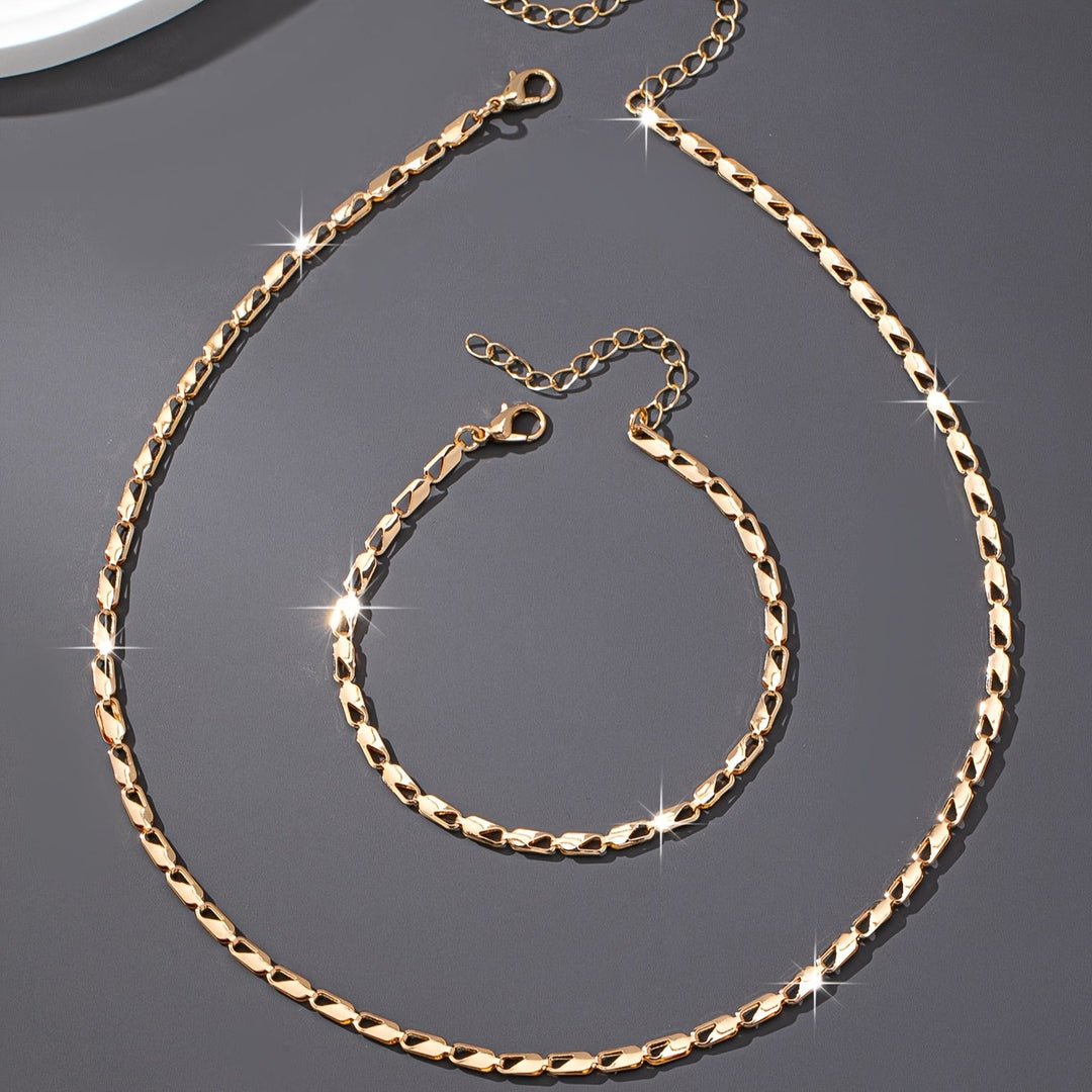Elegante goudkleurige ketting en armbandenset