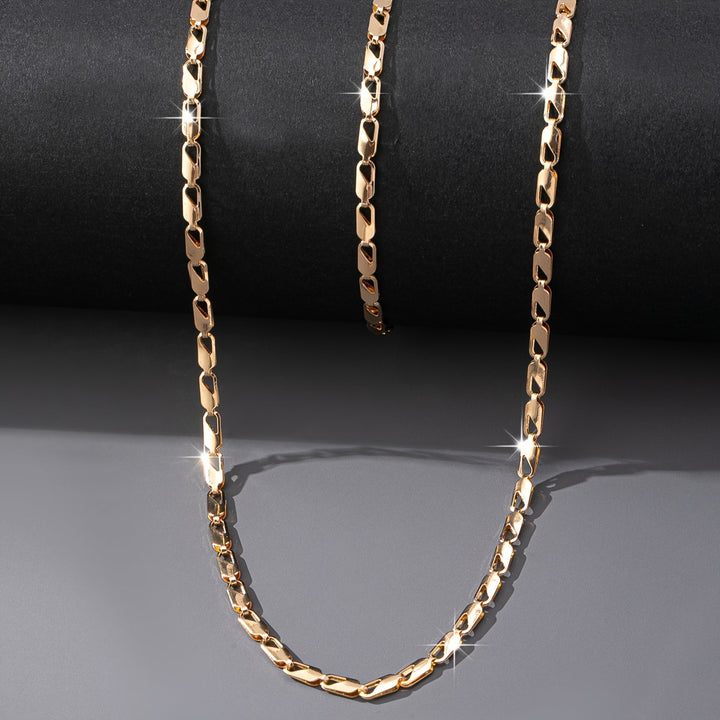 Elegante goudkleurige ketting en armbandenset