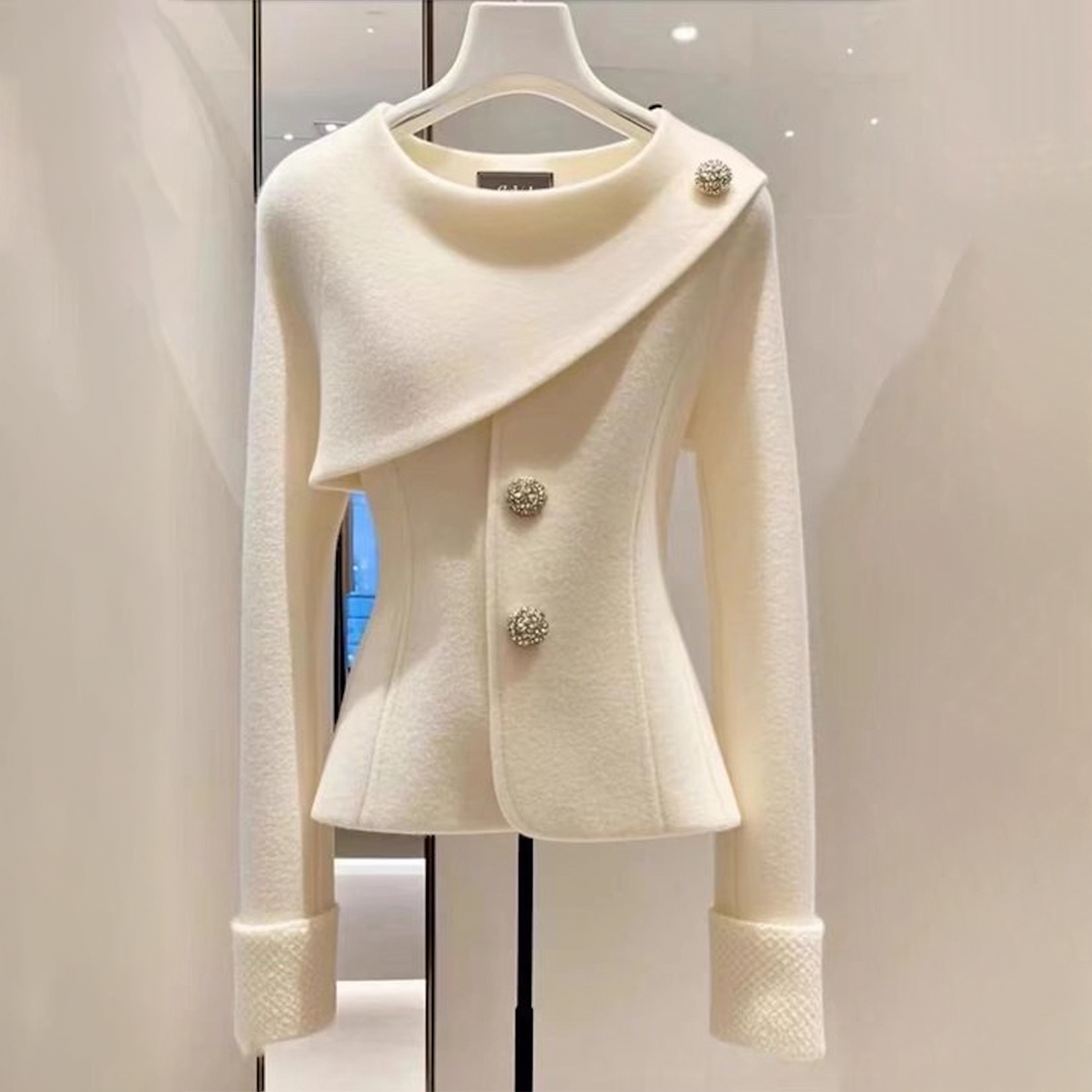 Eenvoudige witte comfortabele lange mouwen brei trui