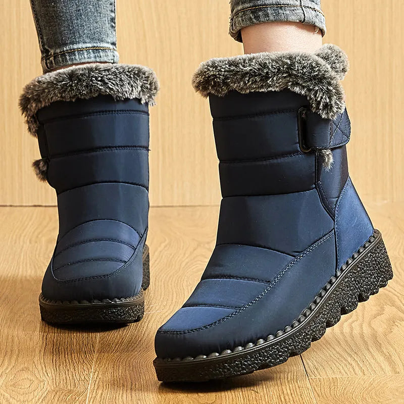 Evi gevoerde enkelboots met bontkraag – detail