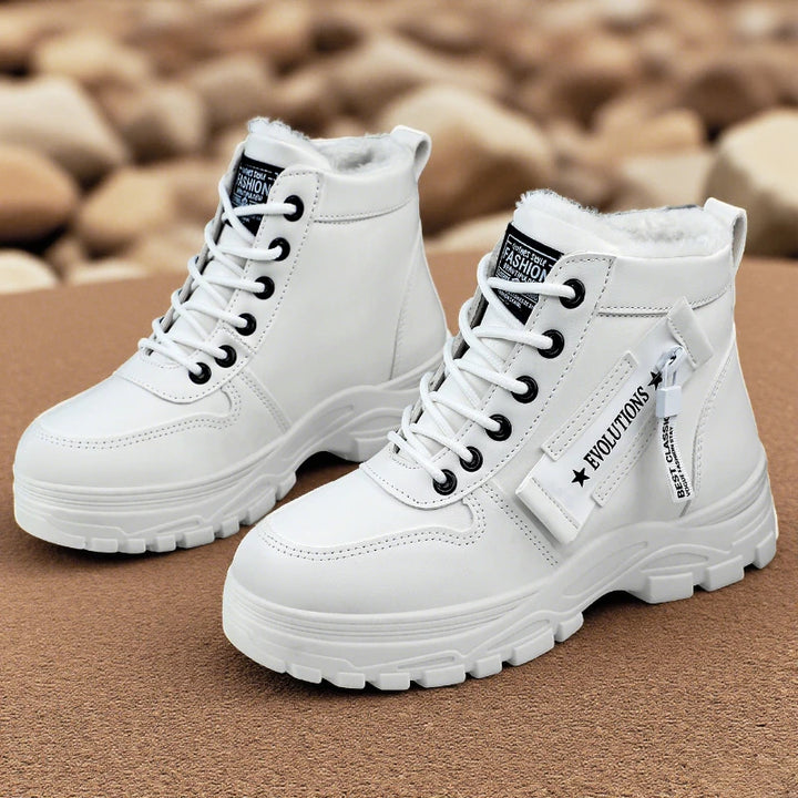 Noor gevoerde veter-snowboots – detail
