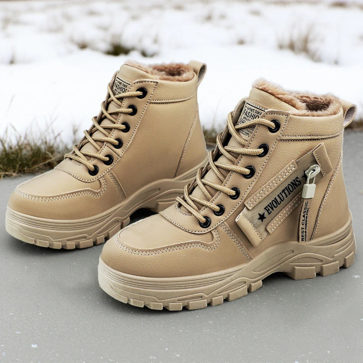 Noor gevoerde veter-snowboots – detail