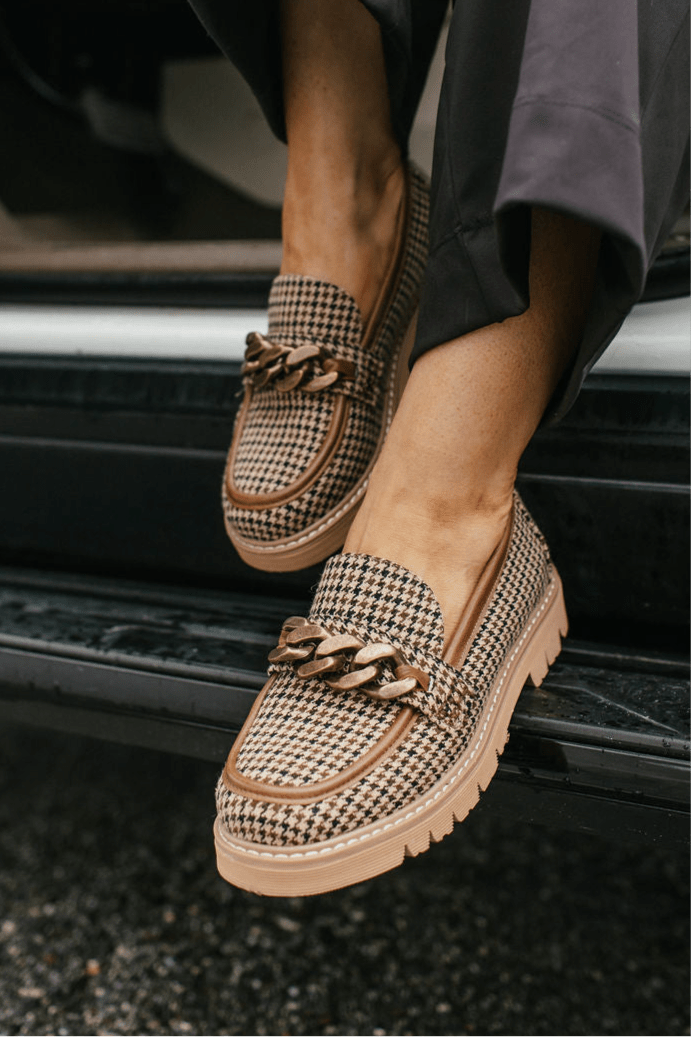 Zwarte Bruine Houndstooth Niet Letterlijk Schoenen