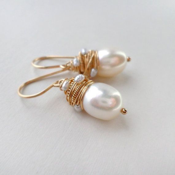 Oorbellen vintage met parels en gouden draden