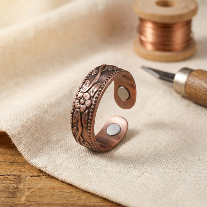 Koperen ring in bloemvorm