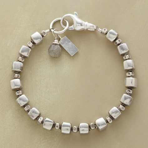 Vintage zilveren armband met kubusvormige parels
