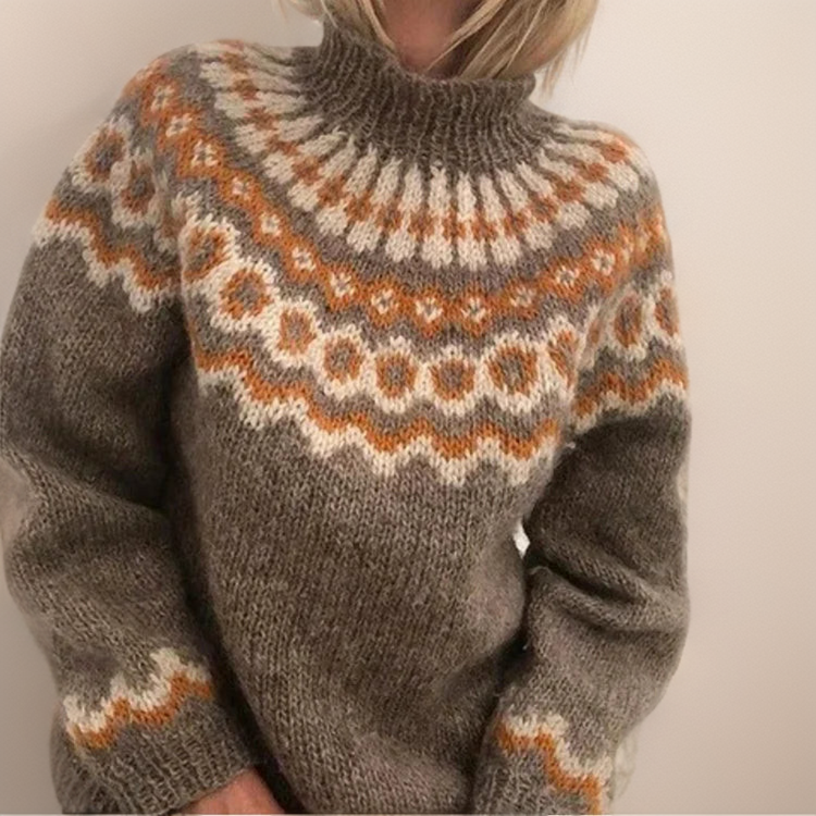 Olivia | Warm coltrui met funnelhals